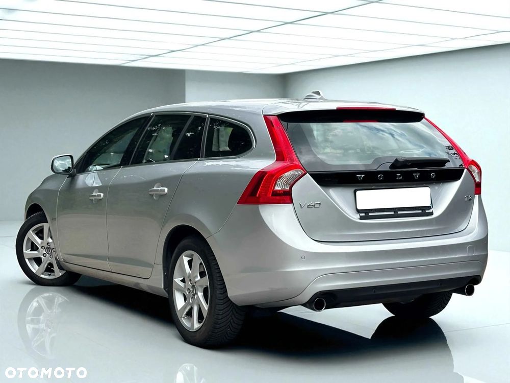 Volvo V60 T3 Momentum - 10