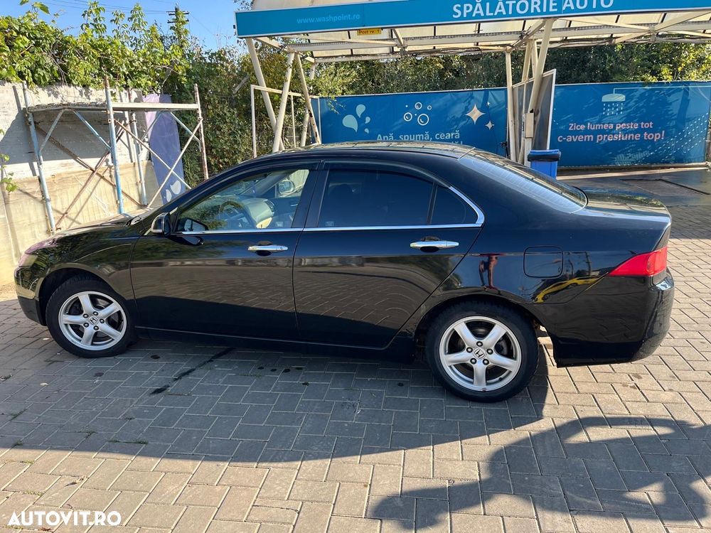 Honda Accord 2.0 i 4 Door ES - 5