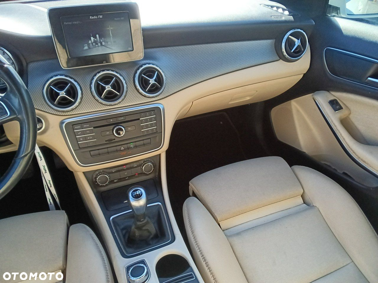 Mercedes-Benz GLA - 17