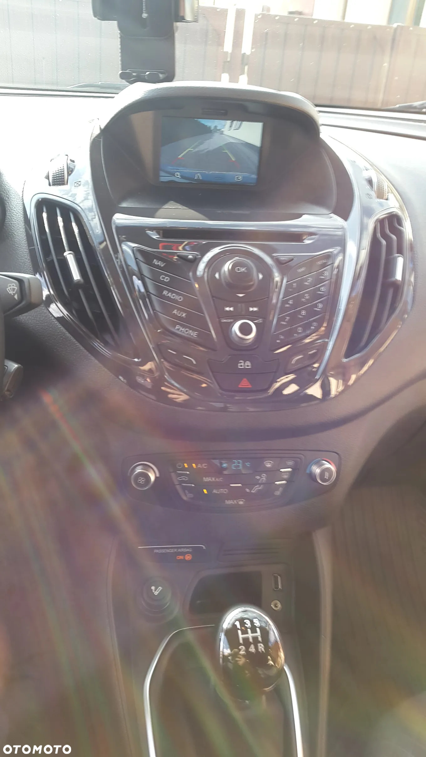 Ford Tourneo Courier 1.0 EcoBoost Titanium - 11