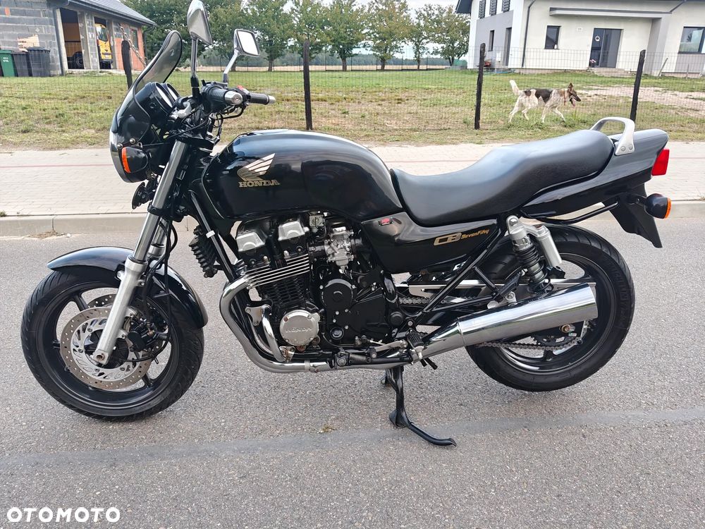 Honda CB - 11