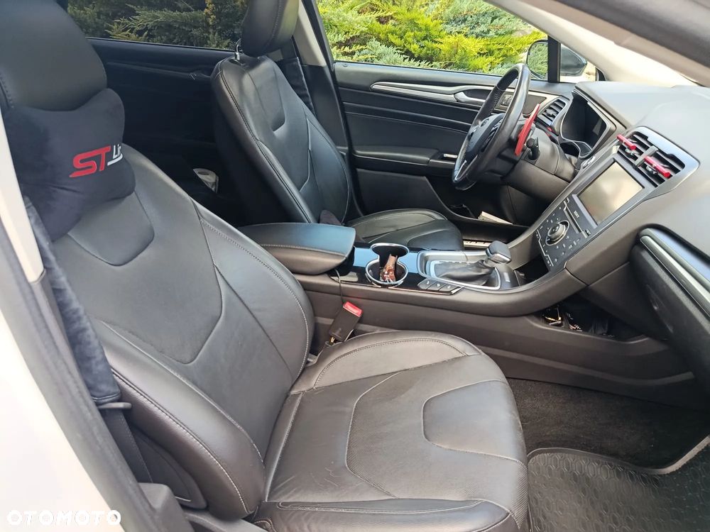 Ford Fusion 2.0 EcoBoost Titanium - 12