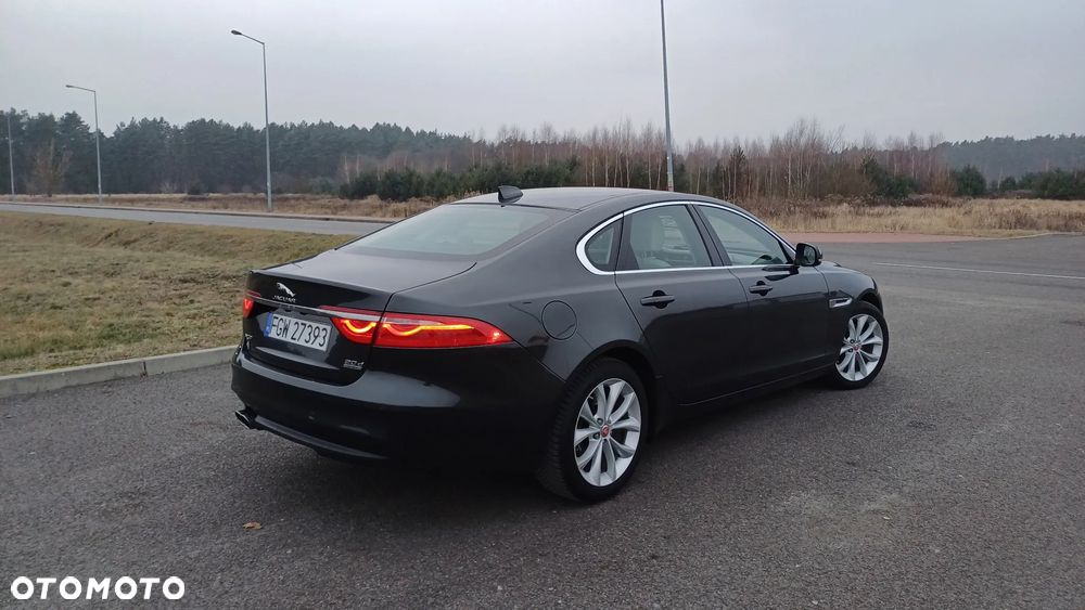 Jaguar XF 20d AWD Prestige - 4