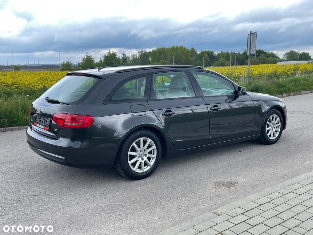 Audi A4 Avant - 32