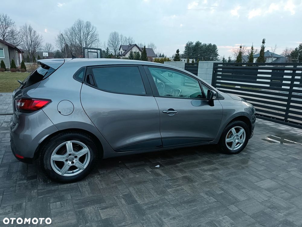 Renault Clio 1.2 16V 75 Expression - 1