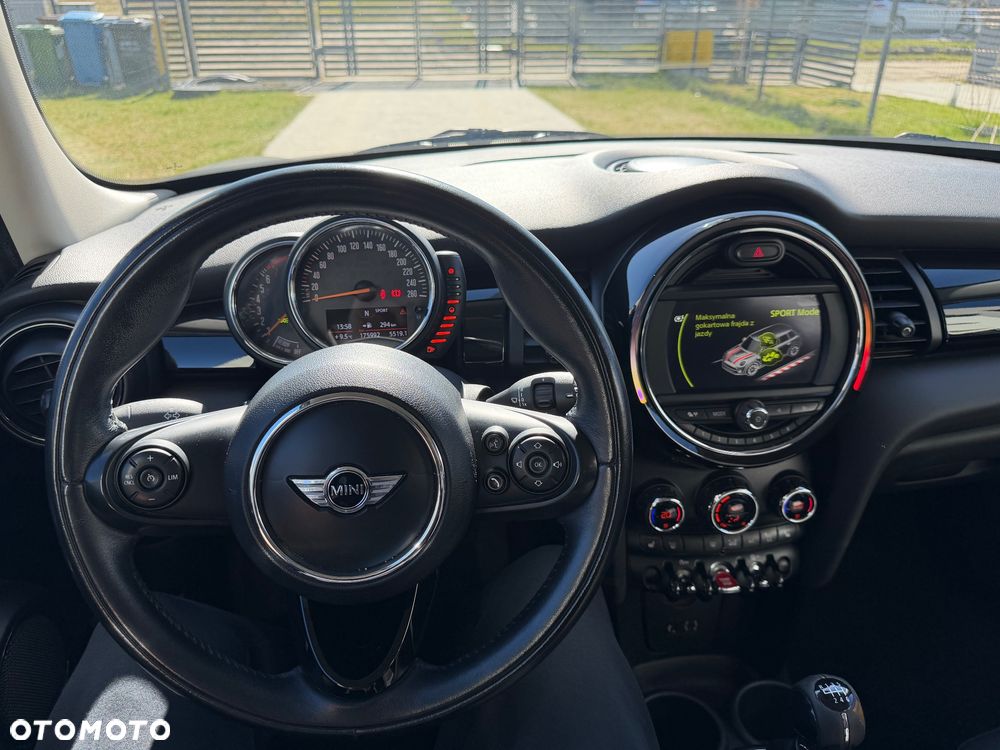 MINI Cooper Standard - 6