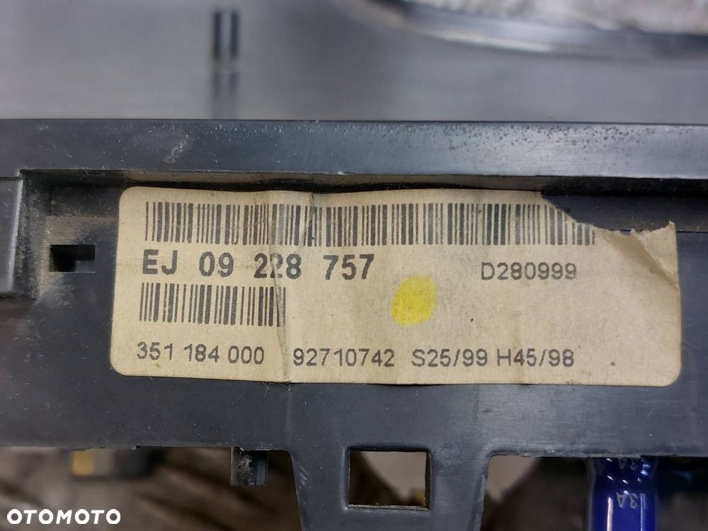 LICZNIK ZEGARY OPEL ZAFIRA A 09228757 - 2