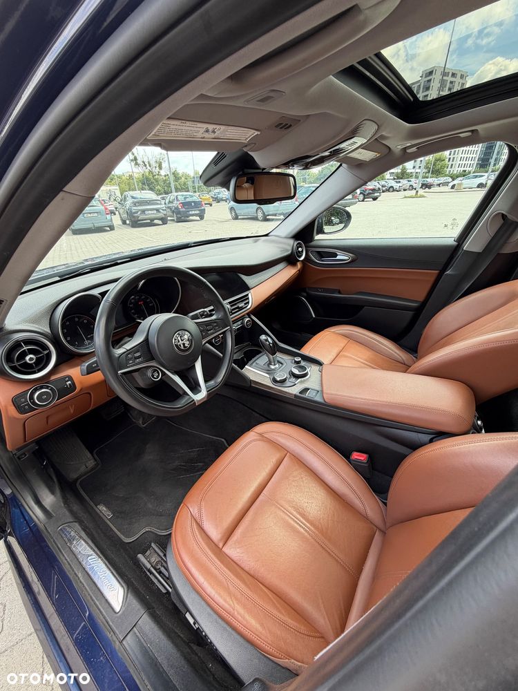Alfa Romeo Giulia 2.0 Turbo 16V AT8 Veloce Ti - 16