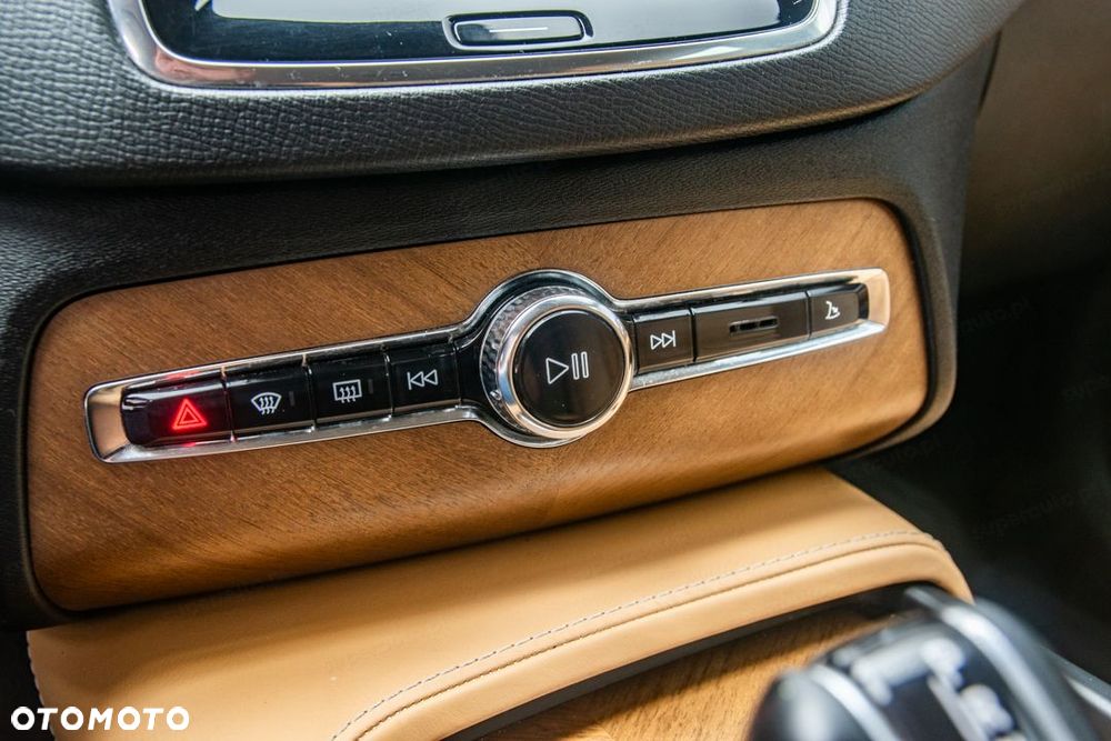 Volvo XC 90 - 24