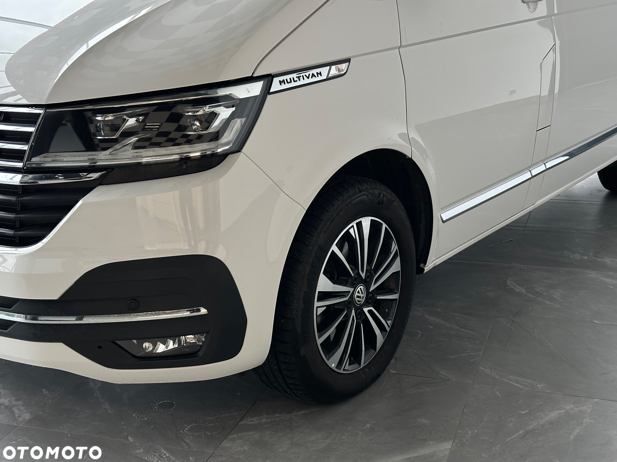 Volkswagen Multivan 2.0 TDI L1 Generation SIX DSG - 10