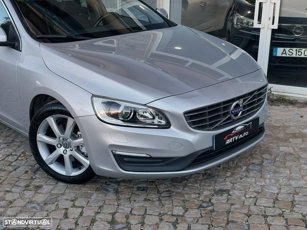 Volvo V60 2.0 D2 Momentum Drive - 13