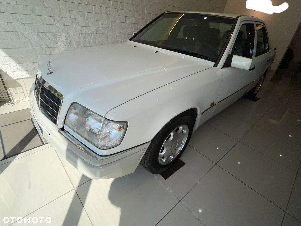 Mercedes-Benz W124 (1984-1993) - 17