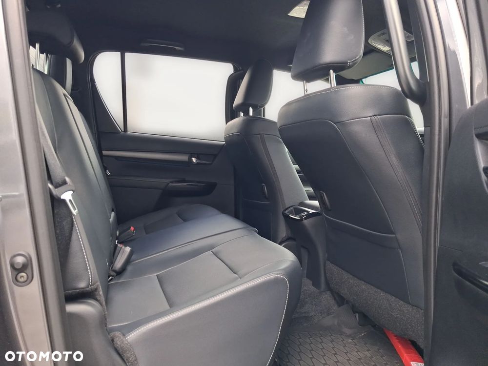 Toyota Hilux 2.8 D-4D mHEV Double Cab Invincible 4x4 - 10