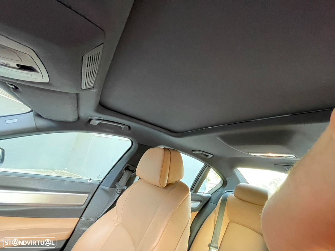 BMW 740 d Pack M - 22