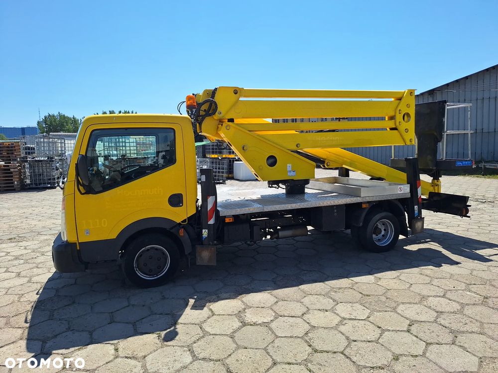 Nissan Cabstar - 1