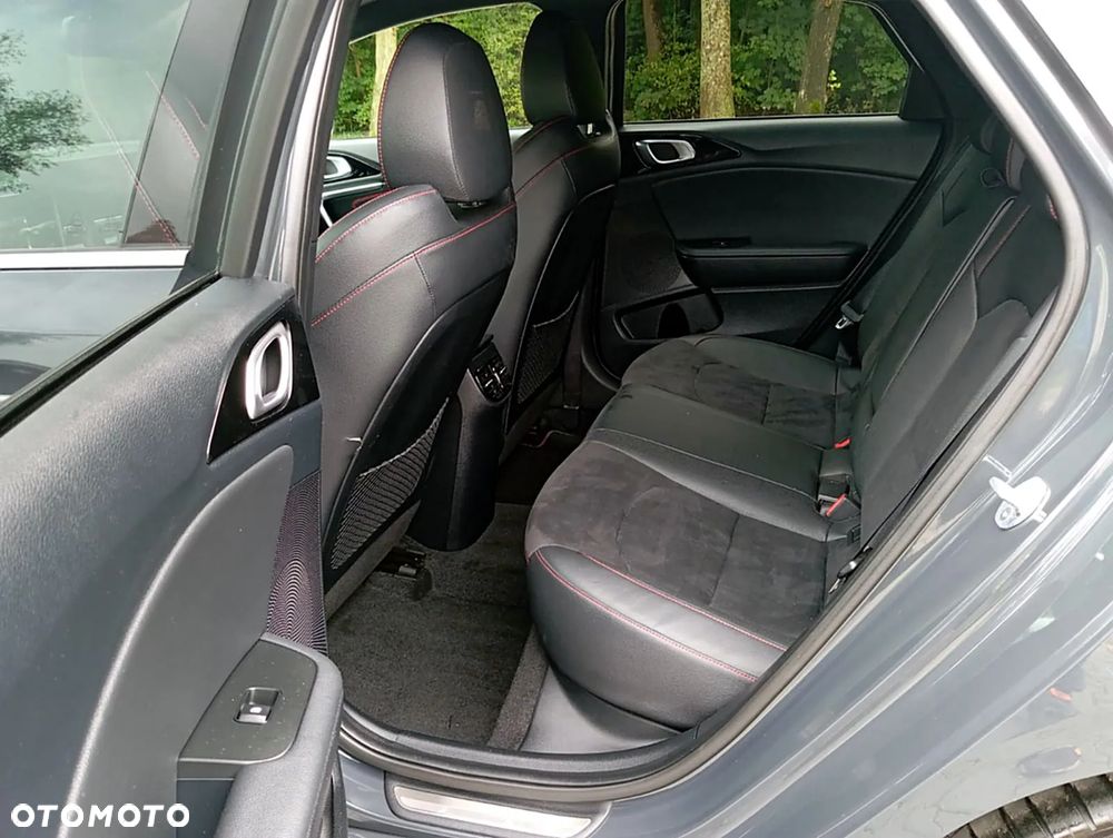 Kia ProCeed 1.6 T-GDI DCT7 OPF GT - 17