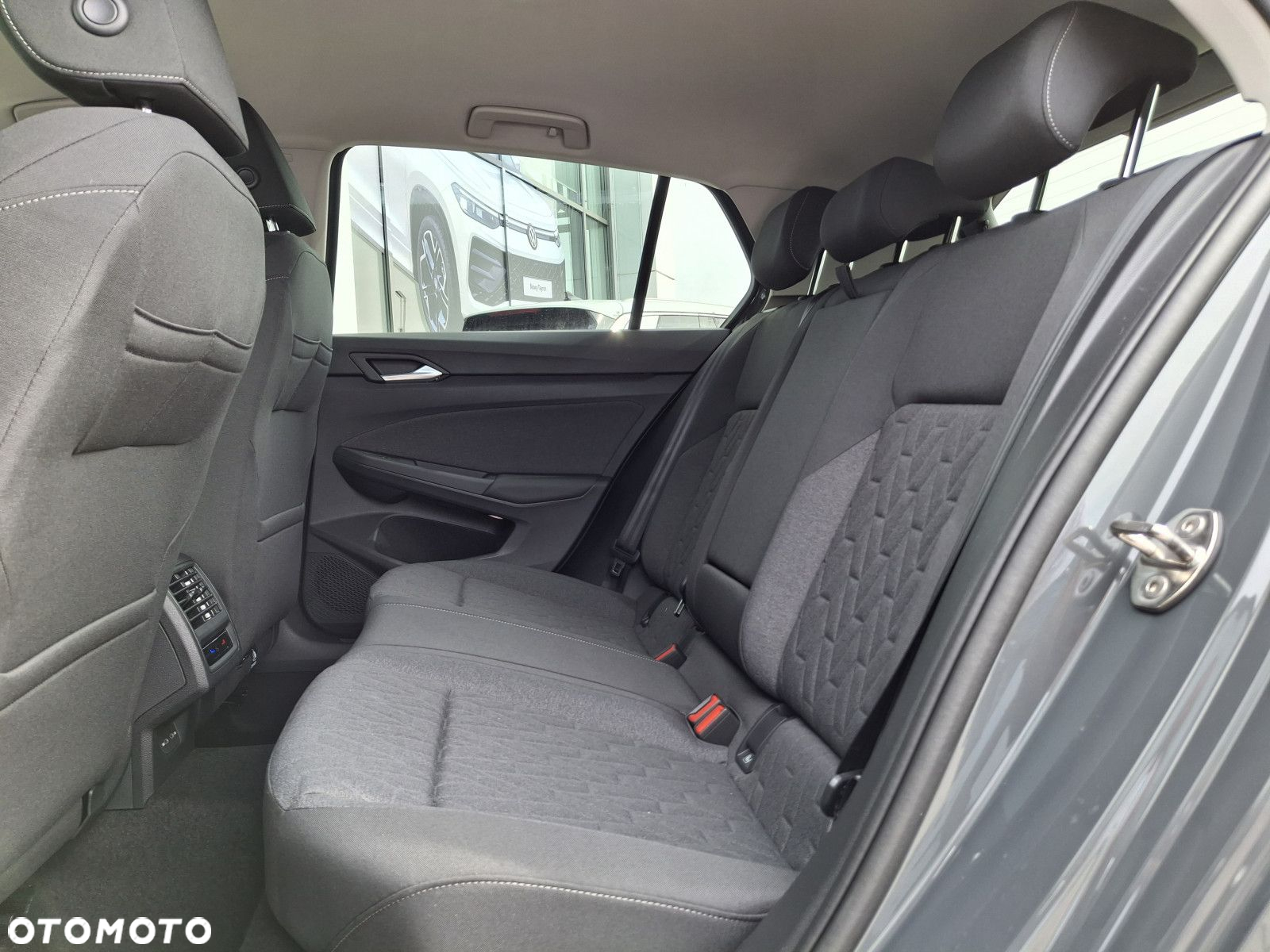 Volkswagen Golf - 16