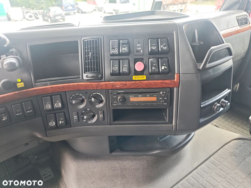 Volvo FH 6x4 - 18