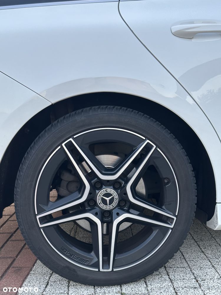 Mercedes-Benz CLA 180 7G-DCT AMG Line - 9