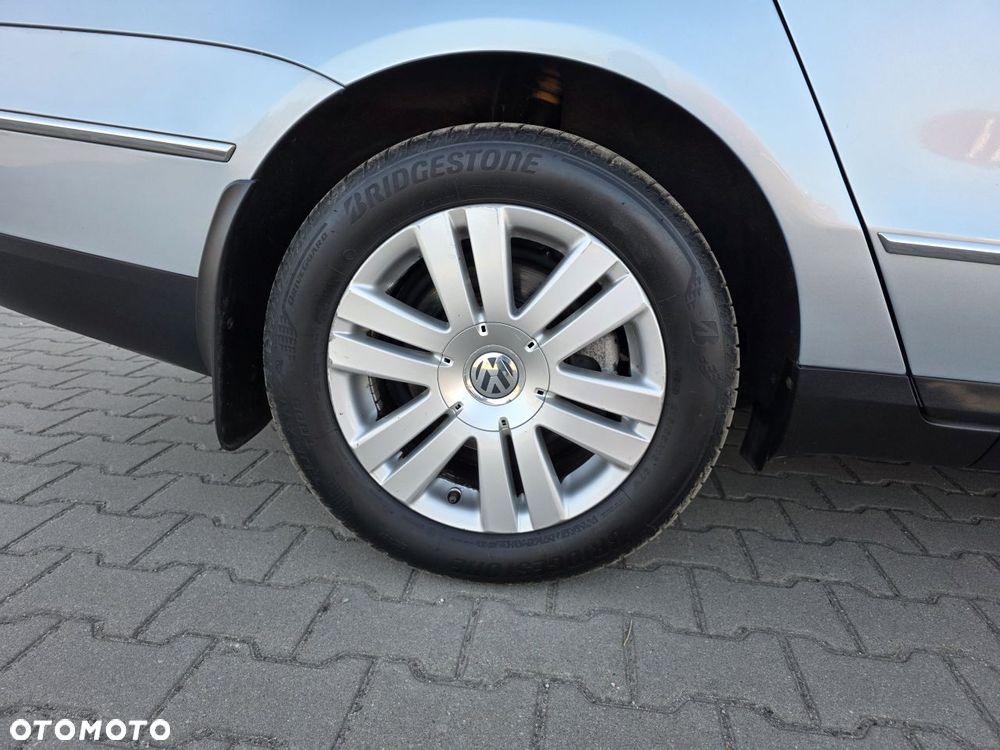 Volkswagen Passat 2.0 TDI DPF Highline - 17