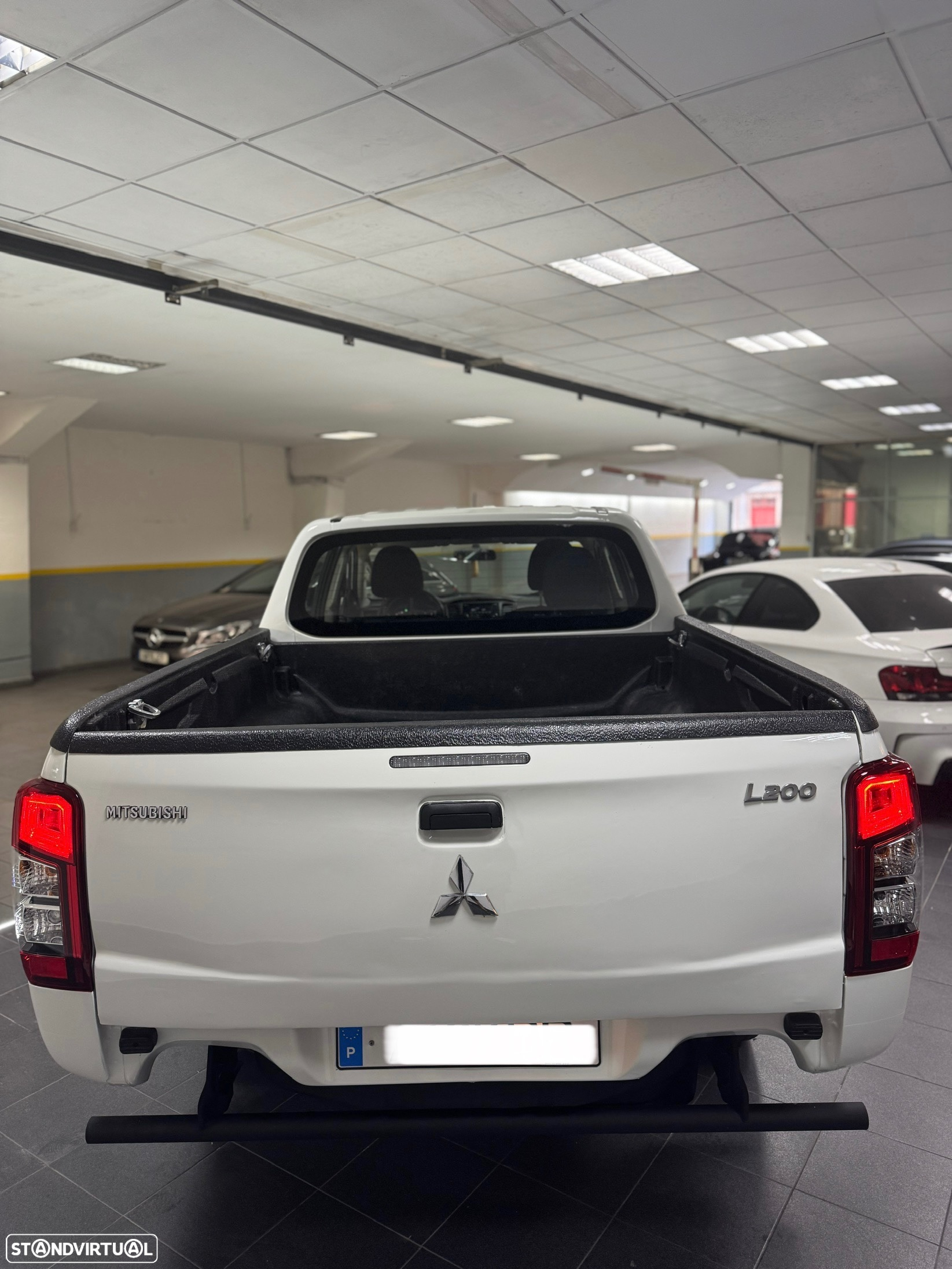 Mitsubishi L200 2.3 DI-D CD Invite 4WD - 14