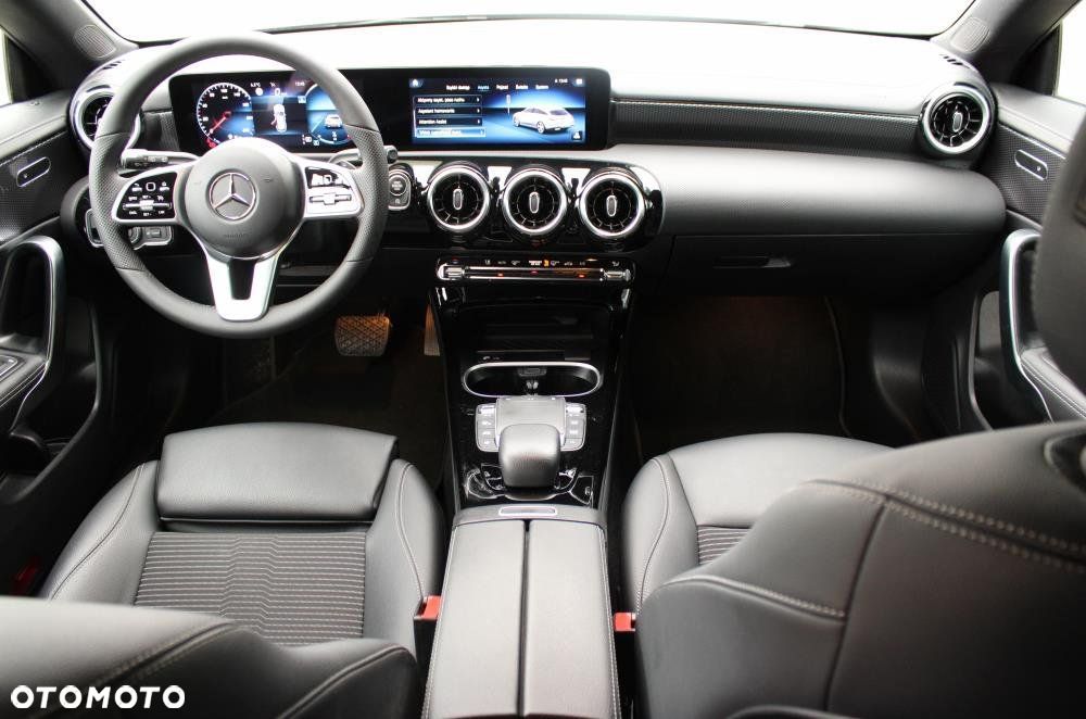 Mercedes-Benz CLA - 10