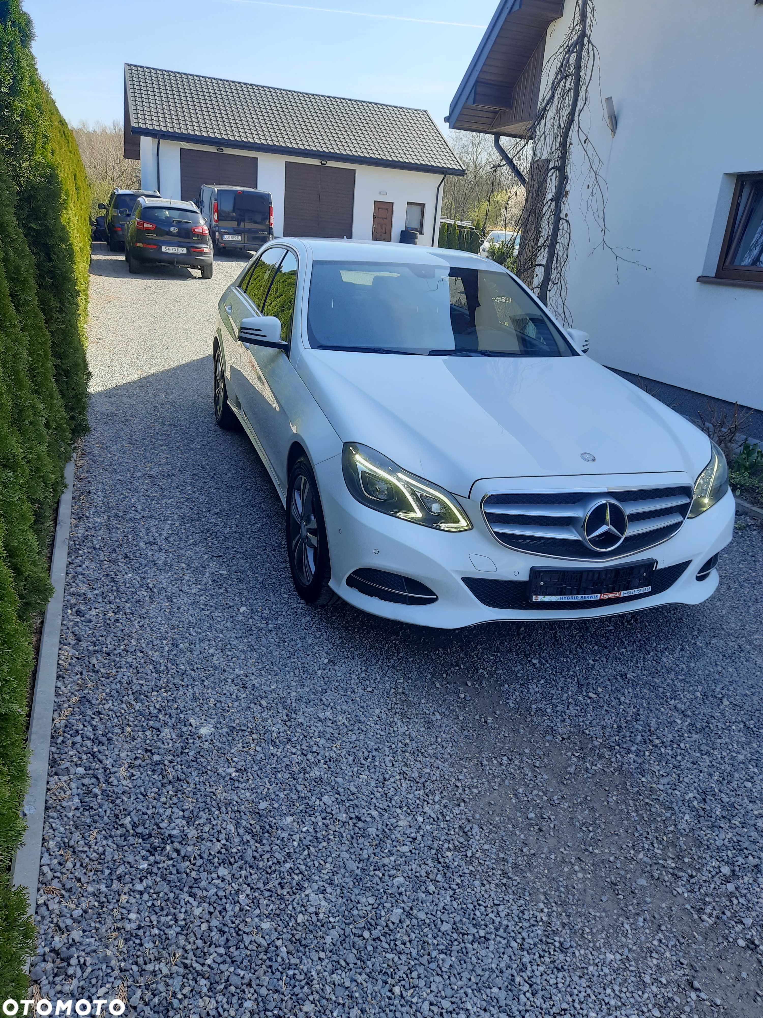 Mercedes-Benz Klasa E 300 T BlueTEC HYBRID 7G-TRONIC - 4