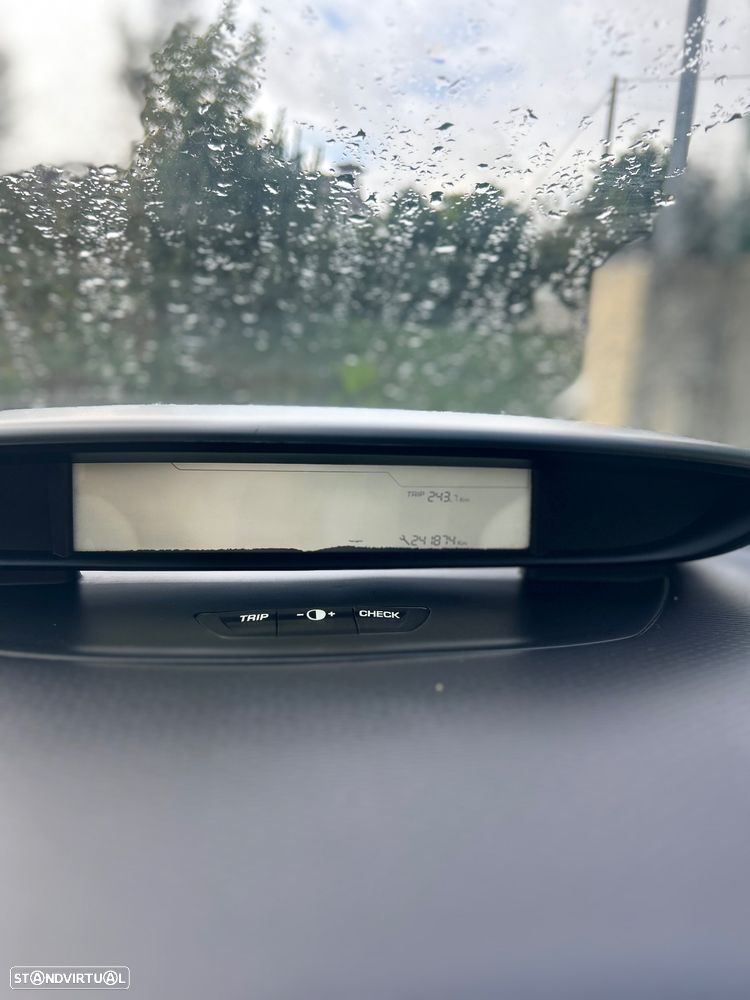 Citroën C4 1.6 HDi Advance - 3