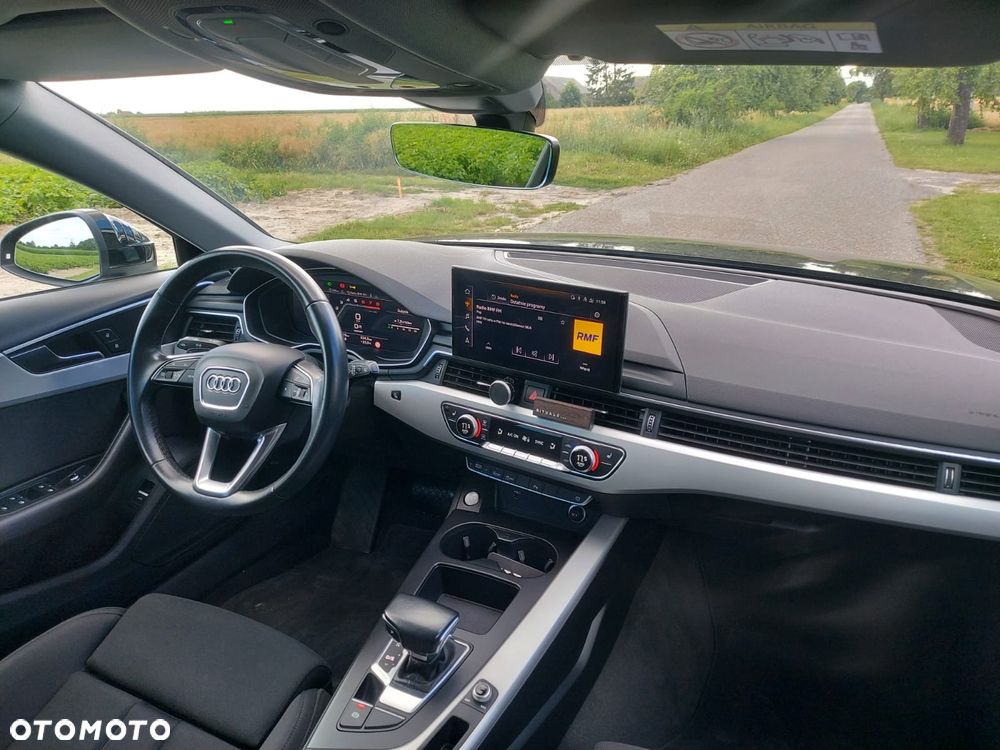 Audi A4 Avant 40 TFSI S tronic - 11