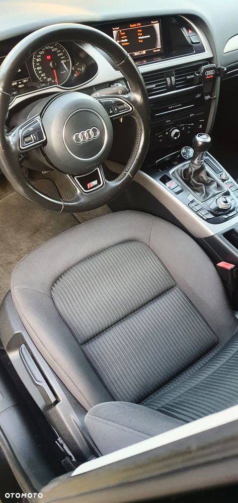 Audi A4 Limousine 2.0 TDI DPF clean diesel Ambiente - 19