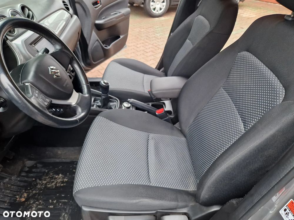 Suzuki Vitara 1.6 Comfort 4WD - 19