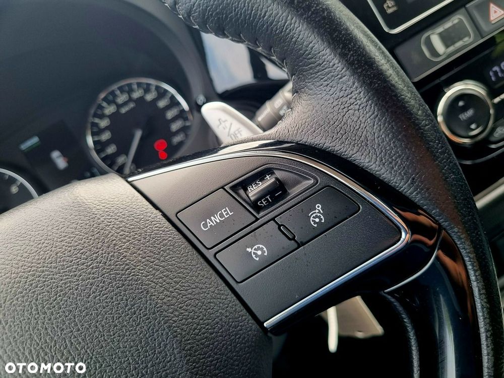 Mitsubishi Outlander 2.0 4WD Invite - 17