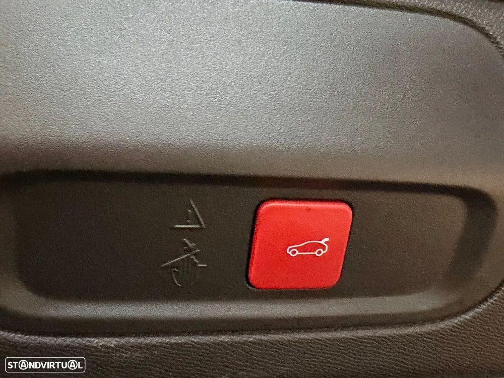 Peugeot 408 1.6 Hybrid GT e-EAT8 - 29