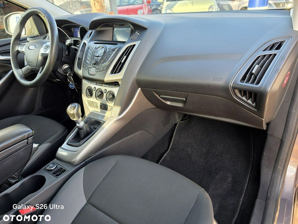 Ford Focus - 34