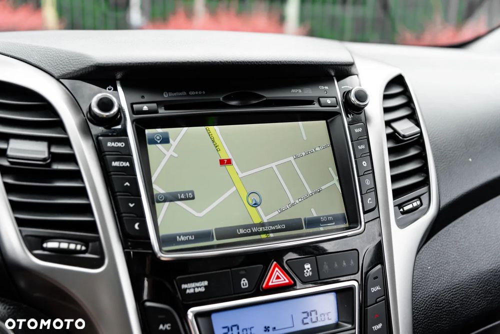 Hyundai i30 blue Kombi 1.6 GDi YES Silver - 34