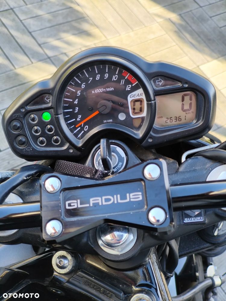 Suzuki Gladius - 2