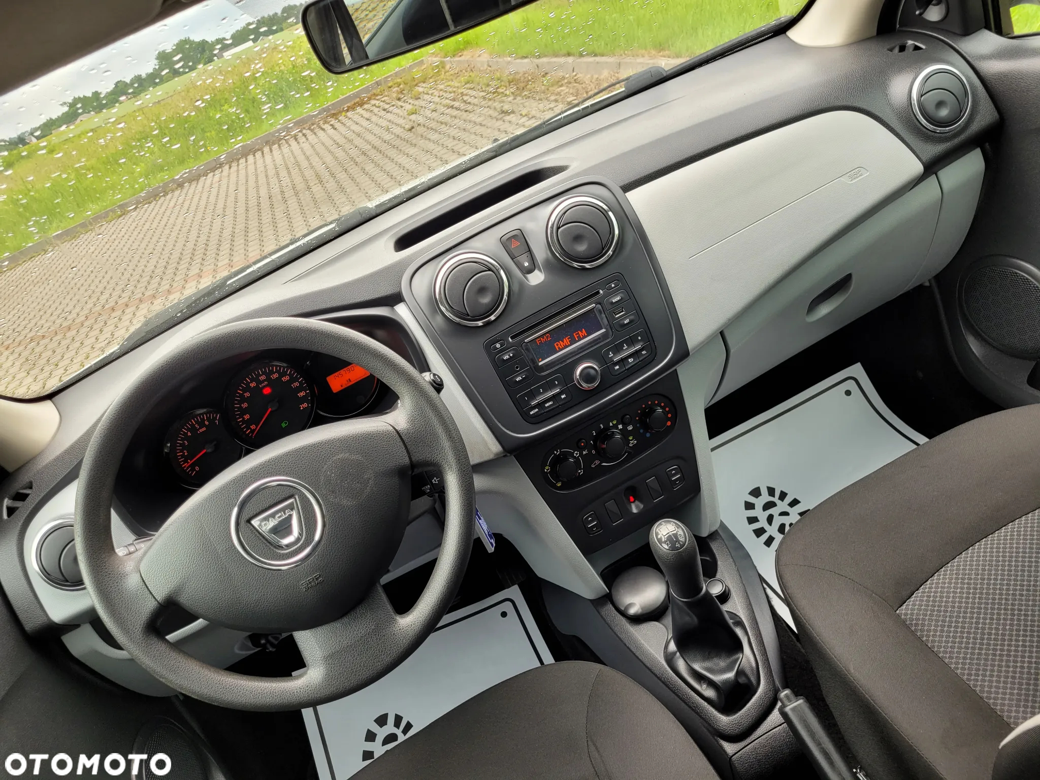 Dacia Sandero 1.2 16V 75 Laureate - 19
