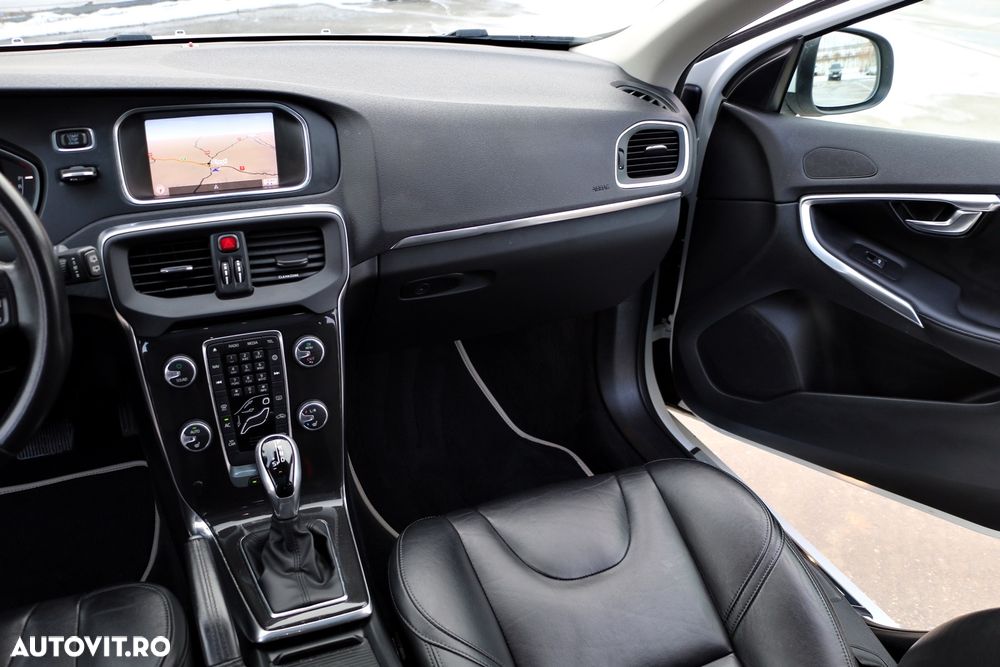 Volvo V40 D2 Geartronic Inscription - 13