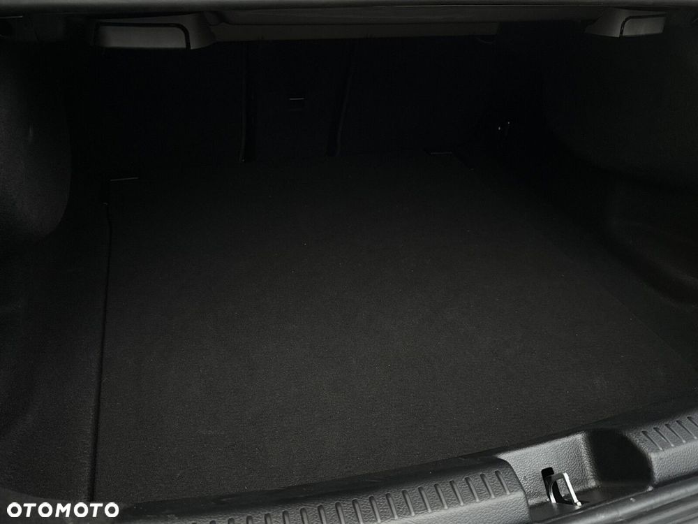 Mercedes-Benz CLA 180 Progressive 7G-DCT - 10