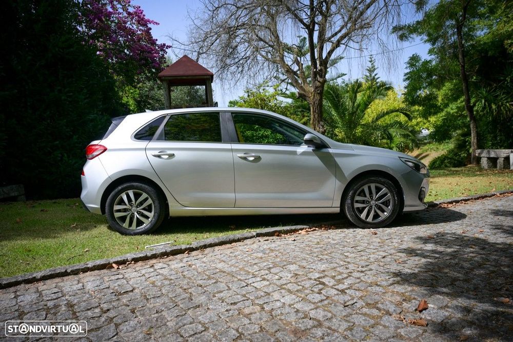 Hyundai i30 1.6 CRDI STyle+Navi - 8