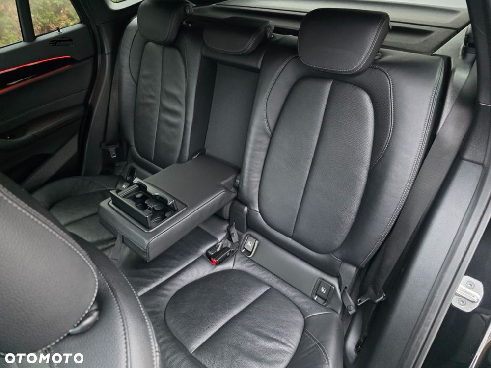 BMW X1 sDrive20i GPF xLine - 36