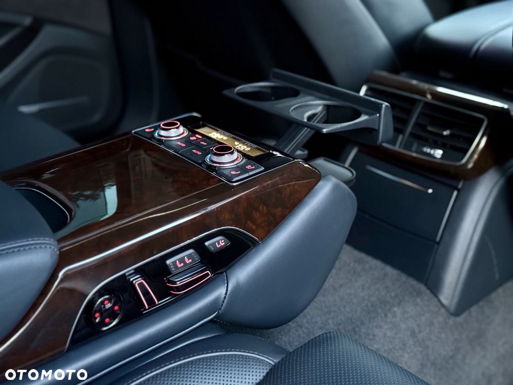 Audi A8 - 7