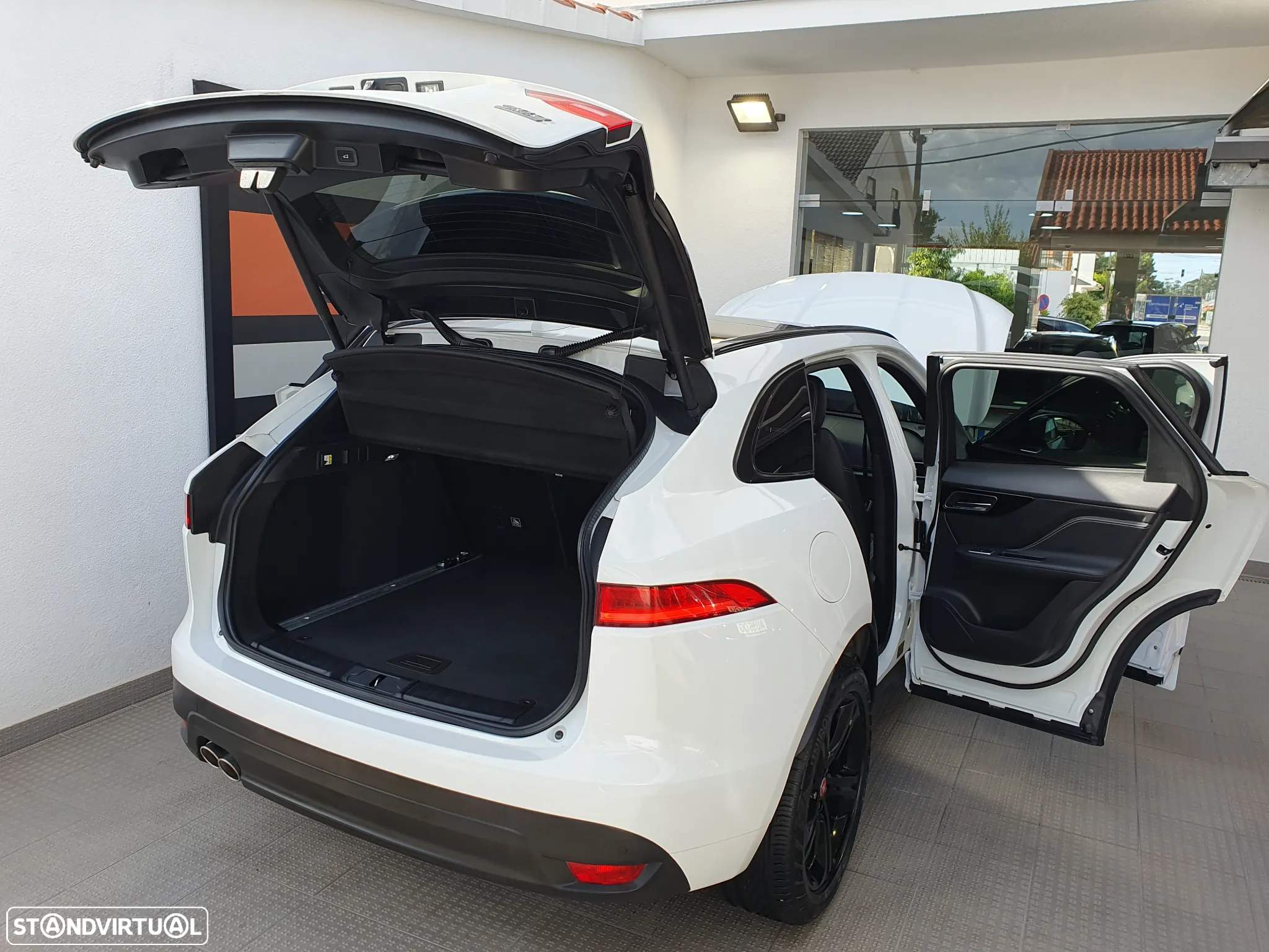 Jaguar F-Pace 20d AWD Aut. R-Sport - 27