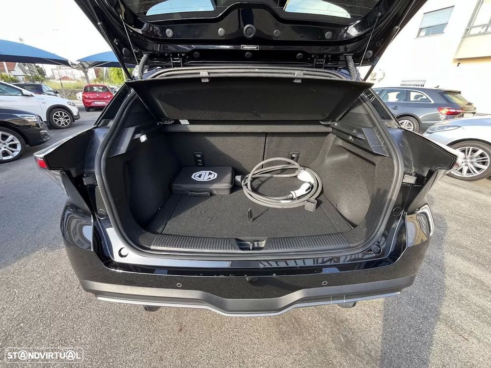 MG MG4 64 kWh Luxury - 44