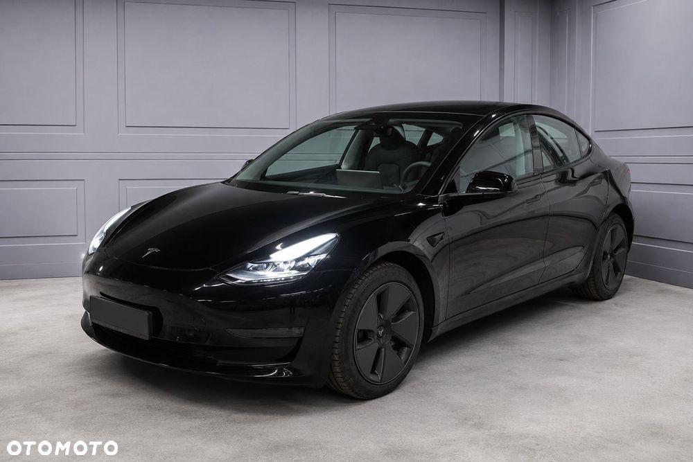 Tesla Model 3 - 1