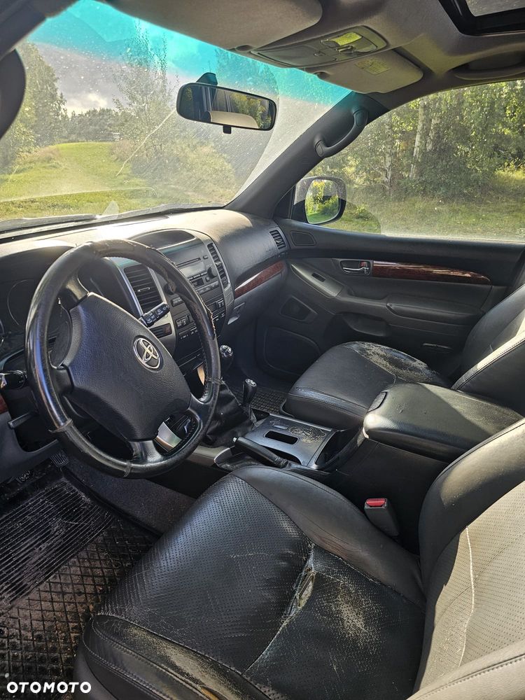 Toyota Land Cruiser - 7