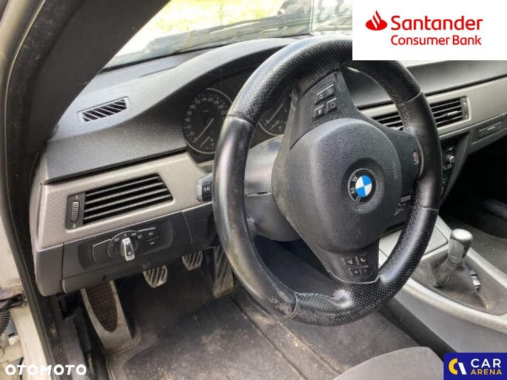 BMW Seria 3 325i - 25