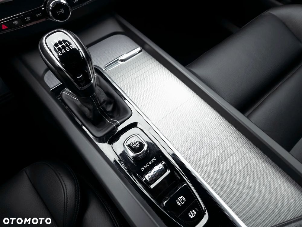 Volvo XC 60 D3 R-Design - 21