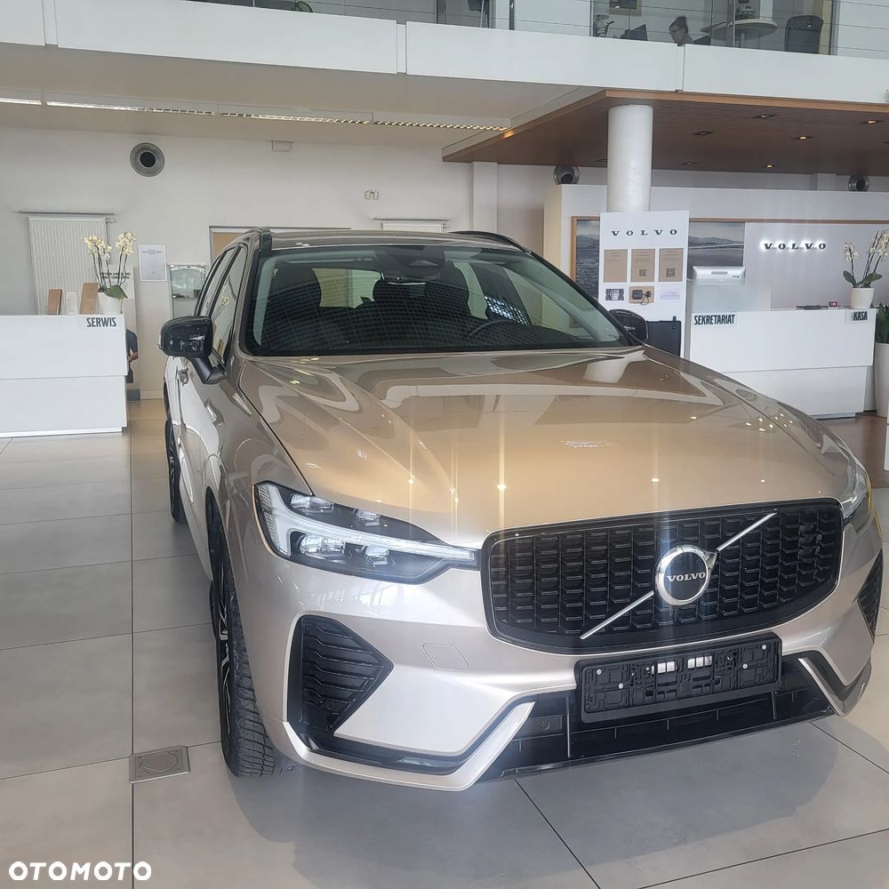 Volvo XC 60 B5 B AWD Plus Dark - 2