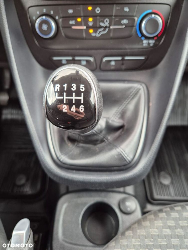 Ford Transit Connect - 21
